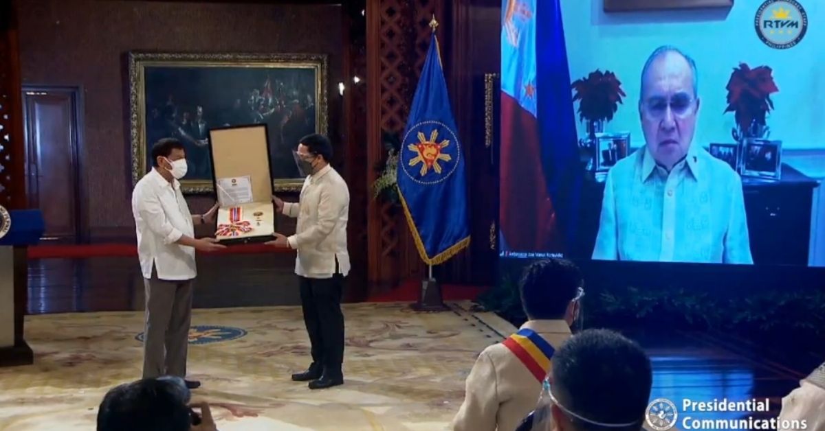 PH ambassador to Washington receives highest national award